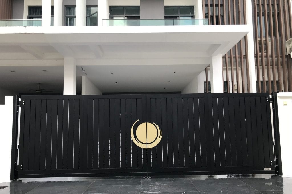 How to choose a trackless folding gate that last long