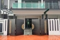 Trackless folding gate Trackless autogate Folding gate Malaysia Aluminium gate Malaysia Delux autogate Unigate Autogate Malaysia Unigate Malaysia Trackless gate Malaysia Aluminium gate supplier Malaysia Aluminium auto gate Autogate price Autogate system price Trackless autogate malaysia price Autogate malaysia price Aluminium gate suppliers mj106