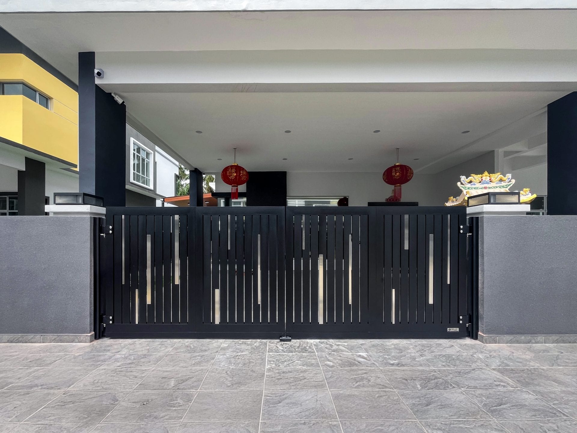 Trackless folding gate Trackless autogate Folding gate Malaysia Aluminium gate Malaysia Delux autogate Unigate Autogate Malaysia Unigate Malaysia Trackless gate Malaysia Aluminium gate supplier Malaysia Aluminium auto gate Autogate price Autogate system price Trackless autogate malaysia price Autogate malaysia price Aluminium gate suppliers x-line 1