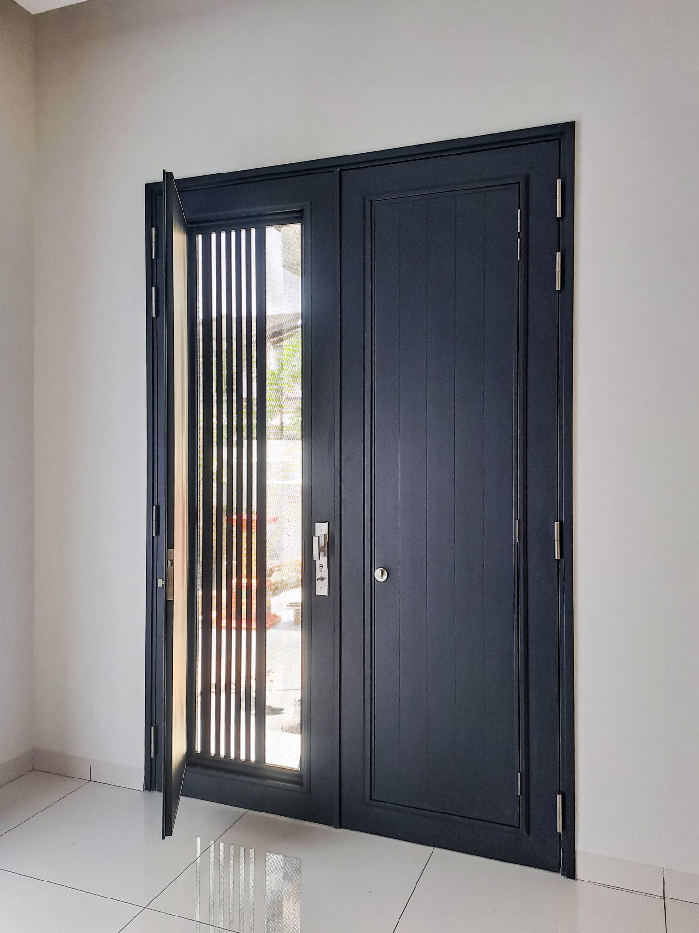 Security door Malaysia Aluminum door Luxury security door Delux security door price Aluminium security door Alutechdoor Security door design for home Best safety door Best security door malaysia Modern security door Security door design Double Door DT608