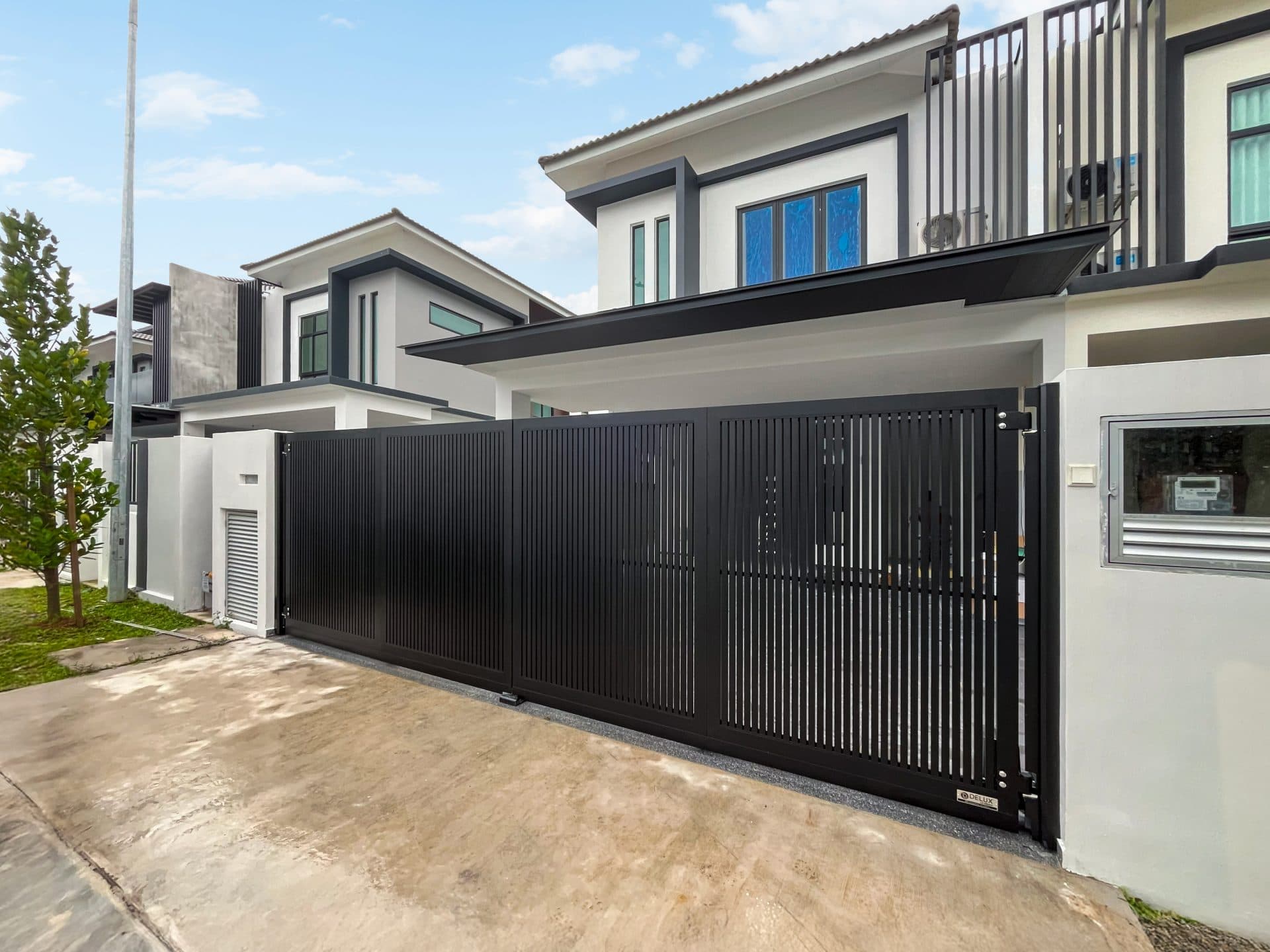 Trackless folding gate Trackless autogate Folding gate Malaysia Aluminium gate Malaysia Delux autogate Unigate Autogate Malaysia Unigate Malaysia Trackless gate Malaysia Aluminium gate supplier Malaysia Aluminium auto gate Autogate price Autogate system price Trackless autogate malaysia price Autogate malaysia price Aluminium gate suppliers texstone x16