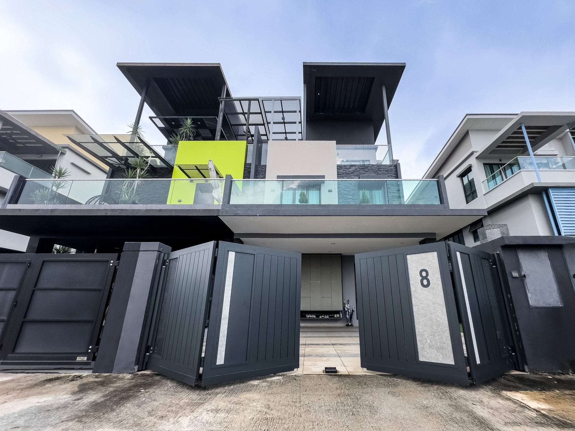 Trackless folding gate Trackless autogate Folding gate Malaysia Aluminium gate Malaysia Delux autogate Unigate Autogate Malaysia Unigate Malaysia Trackless gate Malaysia Aluminium gate supplier Malaysia Aluminium auto gate Autogate price Autogate system price Trackless autogate malaysia price Autogate malaysia price Aluminium gate suppliers inline 14c
