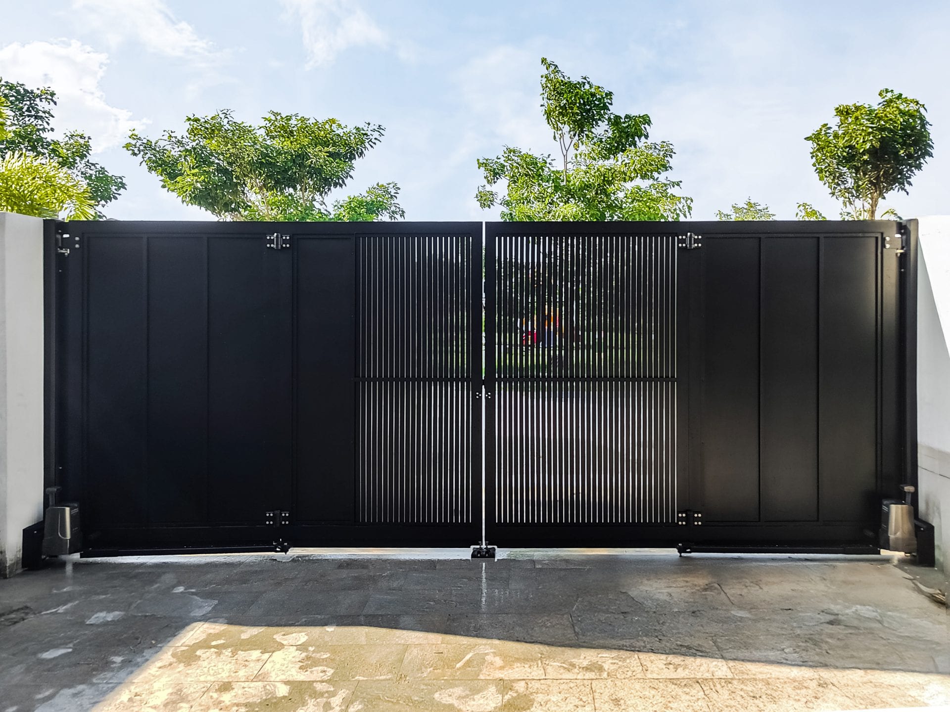 Trackless folding gate Trackless autogate Folding gate Malaysia Aluminium gate Malaysia Delux autogate Unigate Autogate Malaysia Unigate Malaysia Trackless gate Malaysia Aluminium gate supplier Malaysia Aluminium auto gate Autogate price Autogate system price Trackless autogate malaysia price Autogate malaysia price Aluminium gate suppliers Wood 1