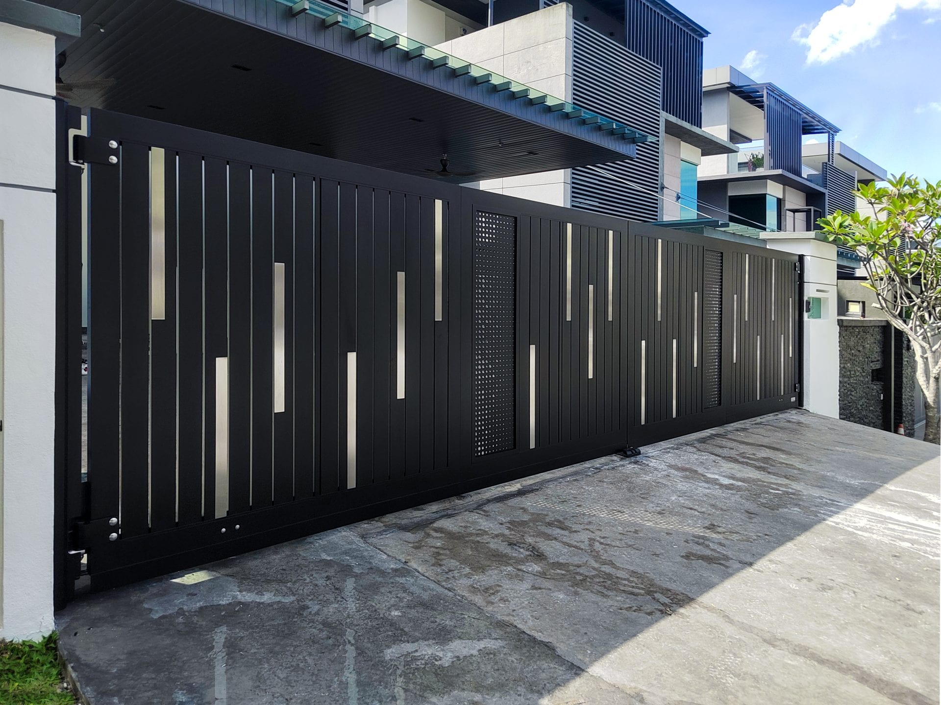 Trackless folding gate Trackless autogate Folding gate Malaysia Aluminium gate Malaysia Delux autogate Unigate Autogate Malaysia Unigate Malaysia Trackless gate Malaysia Aluminium gate supplier Malaysia Aluminium auto gate Autogate price Autogate system price Trackless autogate malaysia price Autogate malaysia price Aluminium gate suppliers Classline 502
