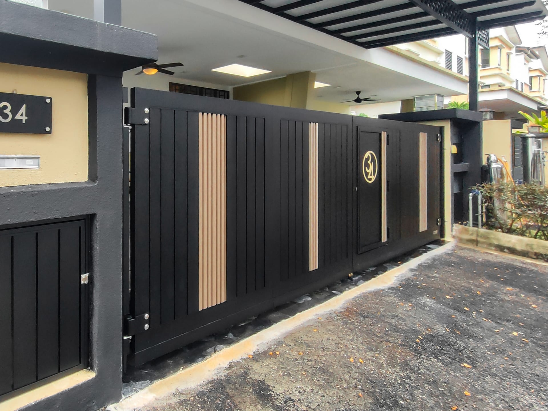 Trackless folding gate Trackless autogate Folding gate Malaysia Aluminium gate Malaysia Delux autogate Unigate Autogate Malaysia Unigate Malaysia Trackless gate Malaysia Aluminium gate supplier Malaysia Aluminium auto gate Autogate price Autogate system price Trackless autogate malaysia price Autogate malaysia price Aluminium gate suppliers elite 3