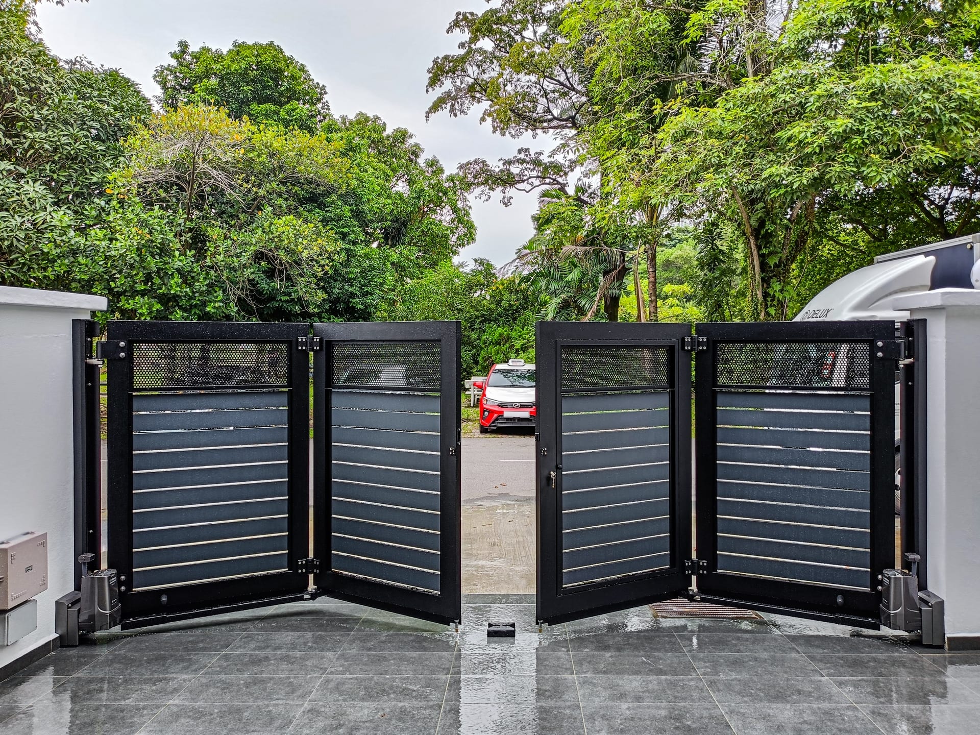 Trackless folding gate Trackless autogate Folding gate Malaysia Aluminium gate Malaysia Delux autogate Unigate Autogate Malaysia Unigate Malaysia Trackless gate Malaysia Aluminium gate supplier Malaysia Aluminium auto gate Autogate price Autogate system price Trackless autogate malaysia price Autogate malaysia price Aluminium gate suppliers texstone x4