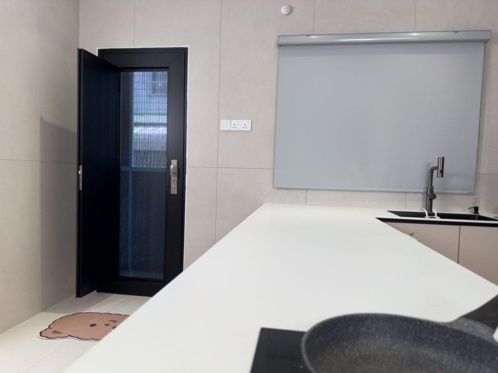 Lifetime Companion in the Kitchen – DELUX AlutechDoor