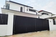 Trackless folding gate Trackless autogate Folding gate Malaysia Aluminium gate Malaysia Delux autogate Unigate Autogate Malaysia Unigate Malaysia Trackless gate Malaysia Aluminium gate supplier Malaysia Aluminium auto gate Autogate price Autogate system price Trackless autogate malaysia price Autogate malaysia price Aluminium gate suppliers contemporary 802