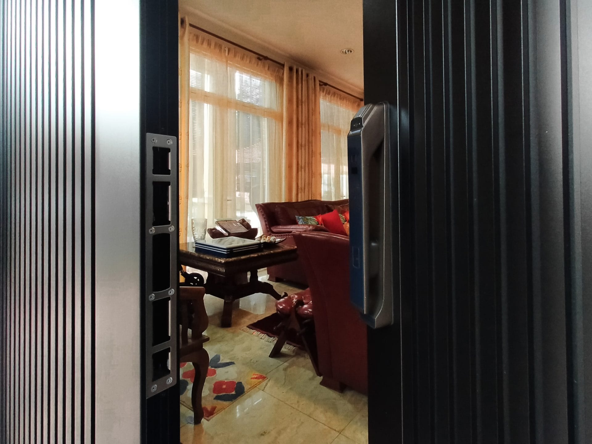 Security door Malaysia Aluminum door Luxury security door Delux security door price Aluminium security door Alutechdoor Security door design for home Best safety door Best security door malaysia Modern security door Security door design Double Door DT612P