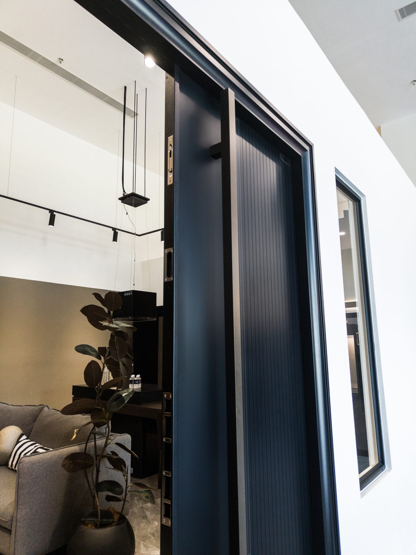 Security door Malaysia Aluminum door Luxury security door Delux security door price Aluminium security door Alutechdoor Security door design for home Best safety door Best security door malaysia Modern security door Security door design Double Door LX104