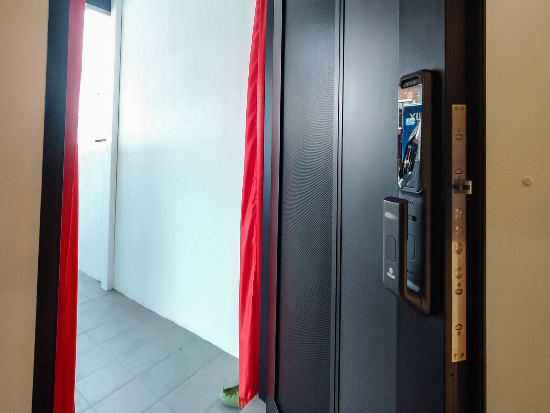 Security door Malaysia Aluminum door Luxury security door Delux security door price Aluminium security door Alutechdoor Security door design for home Best safety door Best security door malaysia Modern security door Security door design Single Door DT601P