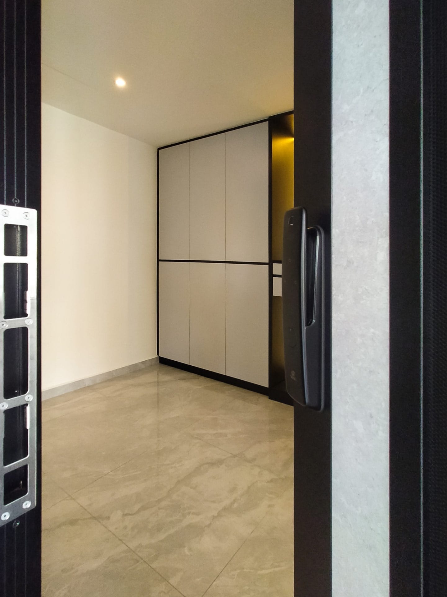 Security door Malaysia Aluminum door Luxury security door Delux security door price Aluminium security door Alutechdoor Security door design for home Best safety door Best security door malaysia Modern security door Security door design Double Door DT601C