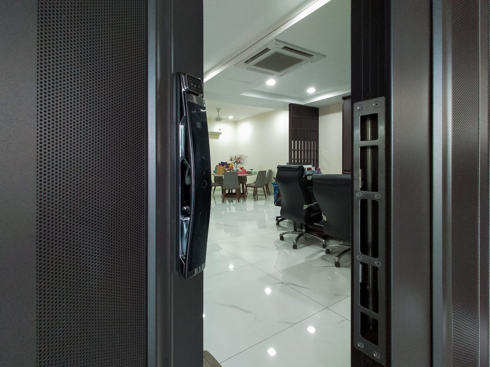 Security door Malaysia Aluminum door Luxury security door Delux security door price Aluminium security door Alutechdoor Security door design for home Best safety door Best security door malaysia Modern security door Security door design Double Door DT608