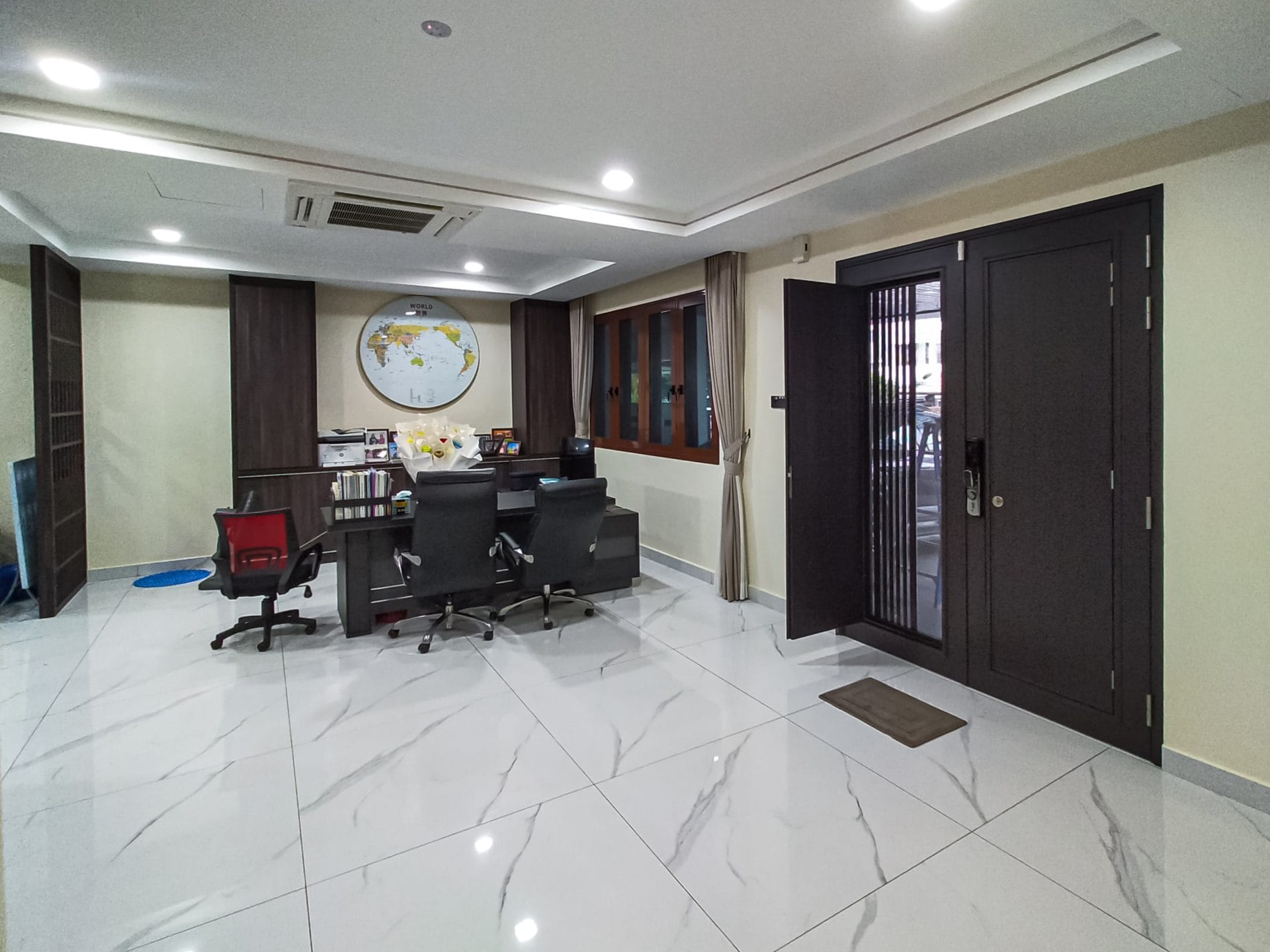 Security door Malaysia Aluminum door Luxury security door Delux security door price Aluminium security door Alutechdoor Security door design for home Best safety door Best security door malaysia Modern security door Security door design Double Door DT608