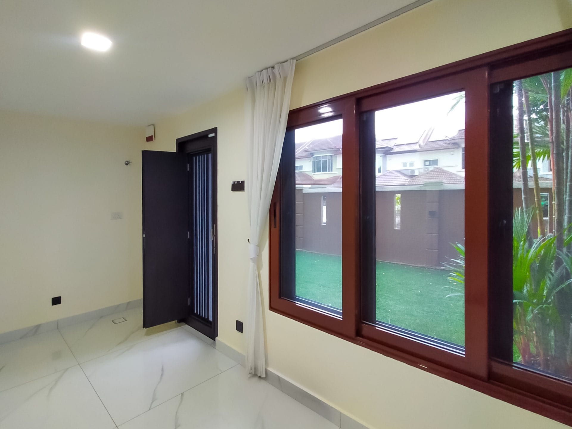 Security door Malaysia Aluminum door Luxury security door Delux security door price Aluminium security door Alutechdoor Security door design for home Best safety door Best security door malaysia Modern security door Security door design Single Door DT608