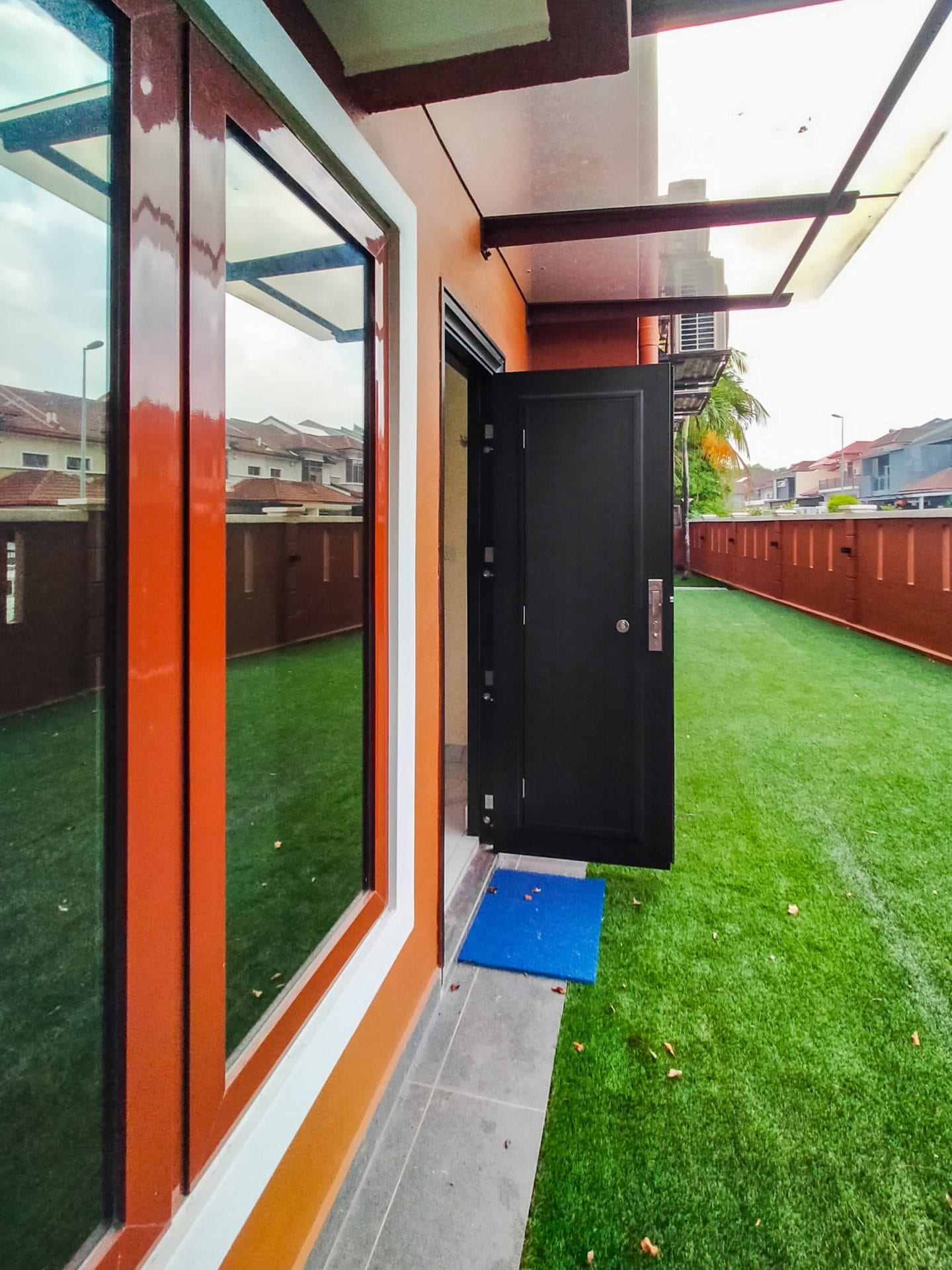 Security door Malaysia Aluminum door Luxury security door Delux security door price Aluminium security door Alutechdoor Security door design for home Best safety door Best security door malaysia Modern security door Security door design Single Door DT608