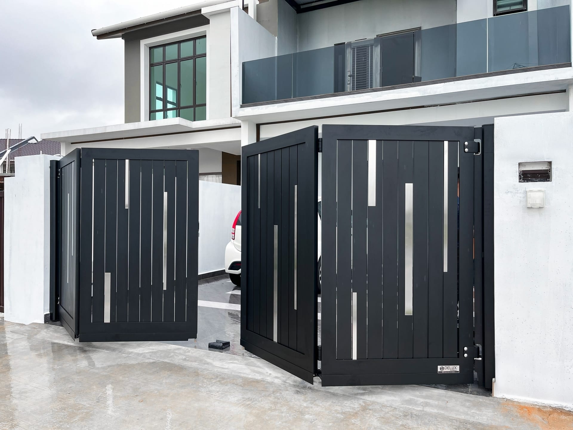 Trackless folding gate Trackless autogate Folding gate Malaysia Aluminium gate Malaysia Delux autogate Unigate Autogate Malaysia Unigate Malaysia Trackless gate Malaysia Aluminium gate supplier Malaysia Aluminium auto gate Autogate price Autogate system price Trackless autogate malaysia price Autogate malaysia price Aluminium gate suppliers x-line 1