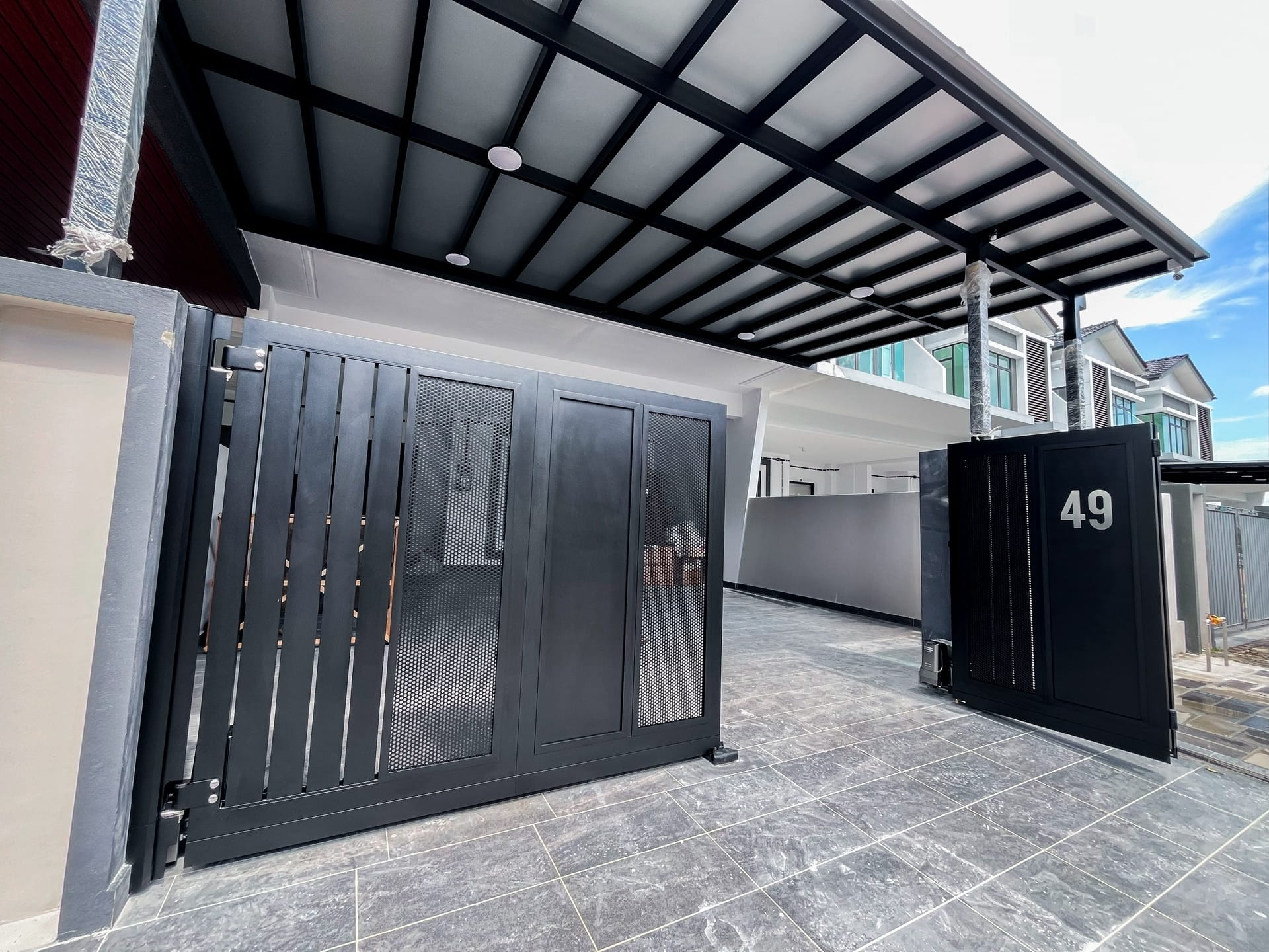 Trackless folding gate Trackless autogate Folding gate Malaysia Aluminium gate Malaysia Delux autogate Unigate Autogate Malaysia Unigate Malaysia Trackless gate Malaysia Aluminium gate supplier Malaysia Aluminium auto gate Autogate price Autogate system price Trackless autogate malaysia price Autogate malaysia price Aluminium gate suppliers inline 4