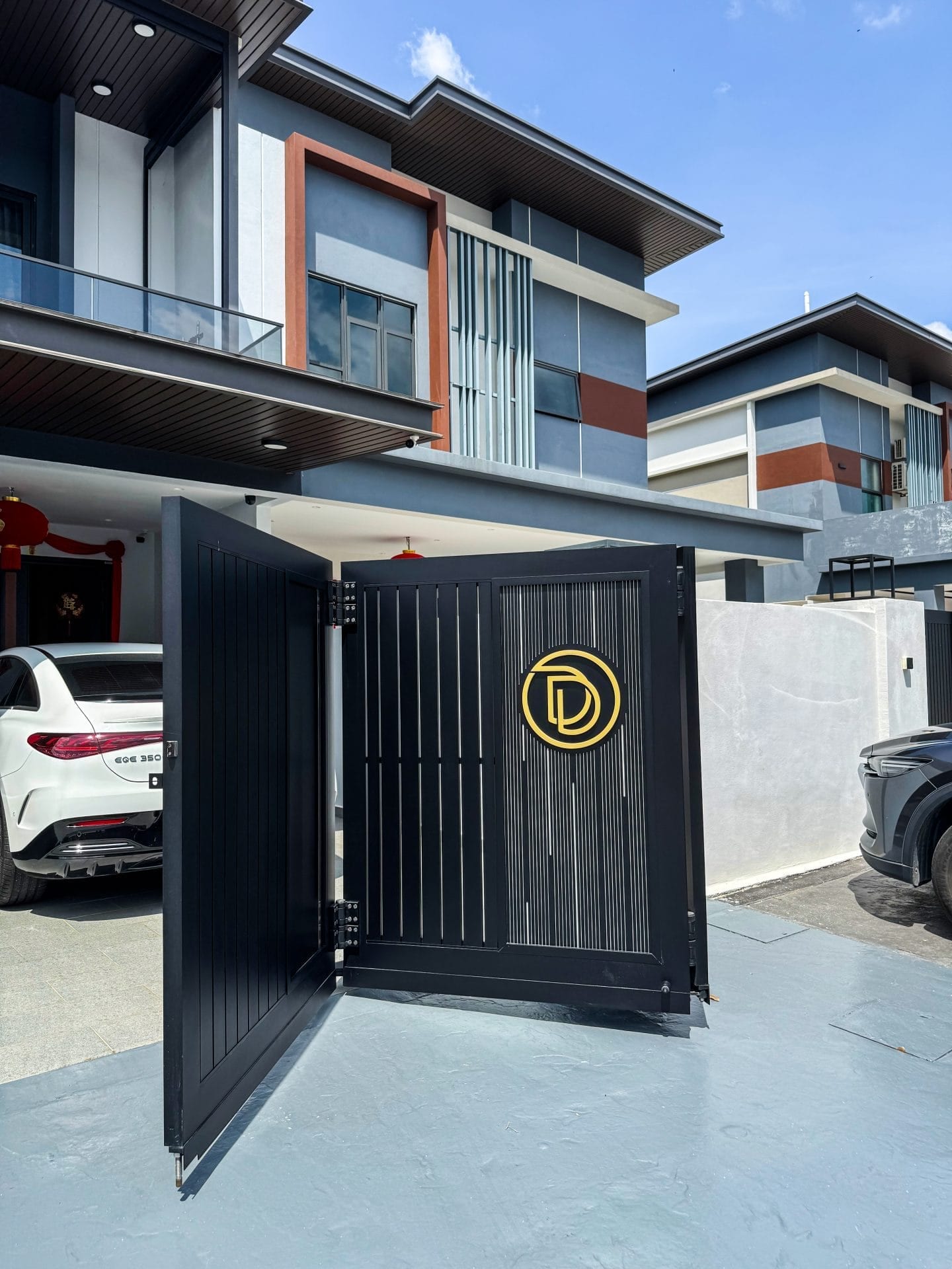 Trackless folding gate Trackless autogate Folding gate Malaysia Aluminium gate Malaysia Delux autogate Unigate Autogate Malaysia Unigate Malaysia Trackless gate Malaysia Aluminium gate supplier Malaysia Aluminium auto gate Autogate price Autogate system price Trackless autogate malaysia price Autogate malaysia price Aluminium gate suppliers vazz 2