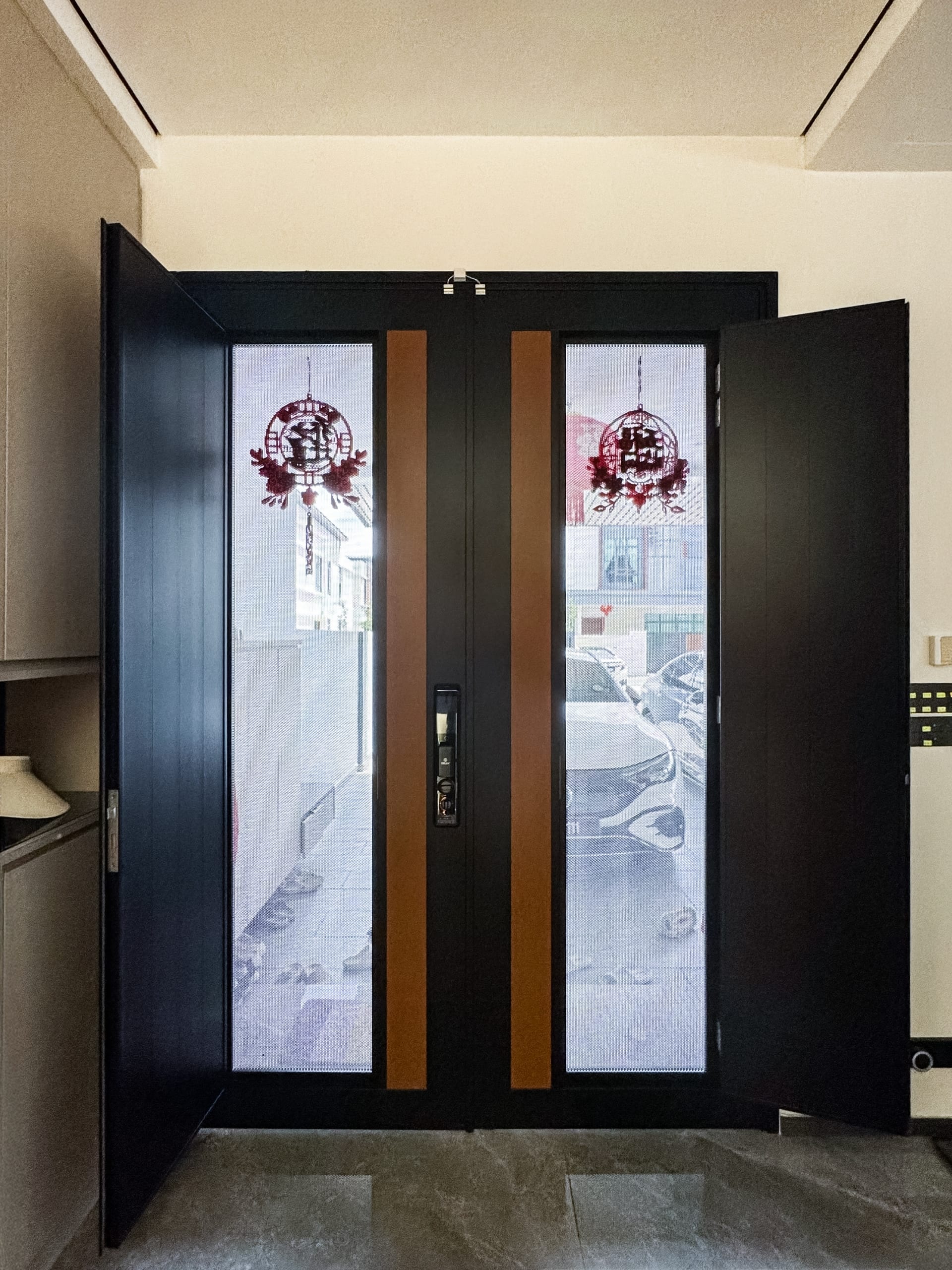 Security door Malaysia Aluminum door Luxury security door Delux security door price Aluminium security door Alutechdoor Security door design for home Best safety door Best security door malaysia Modern security door Security door design Safety door Malaysia Premium security door dt601