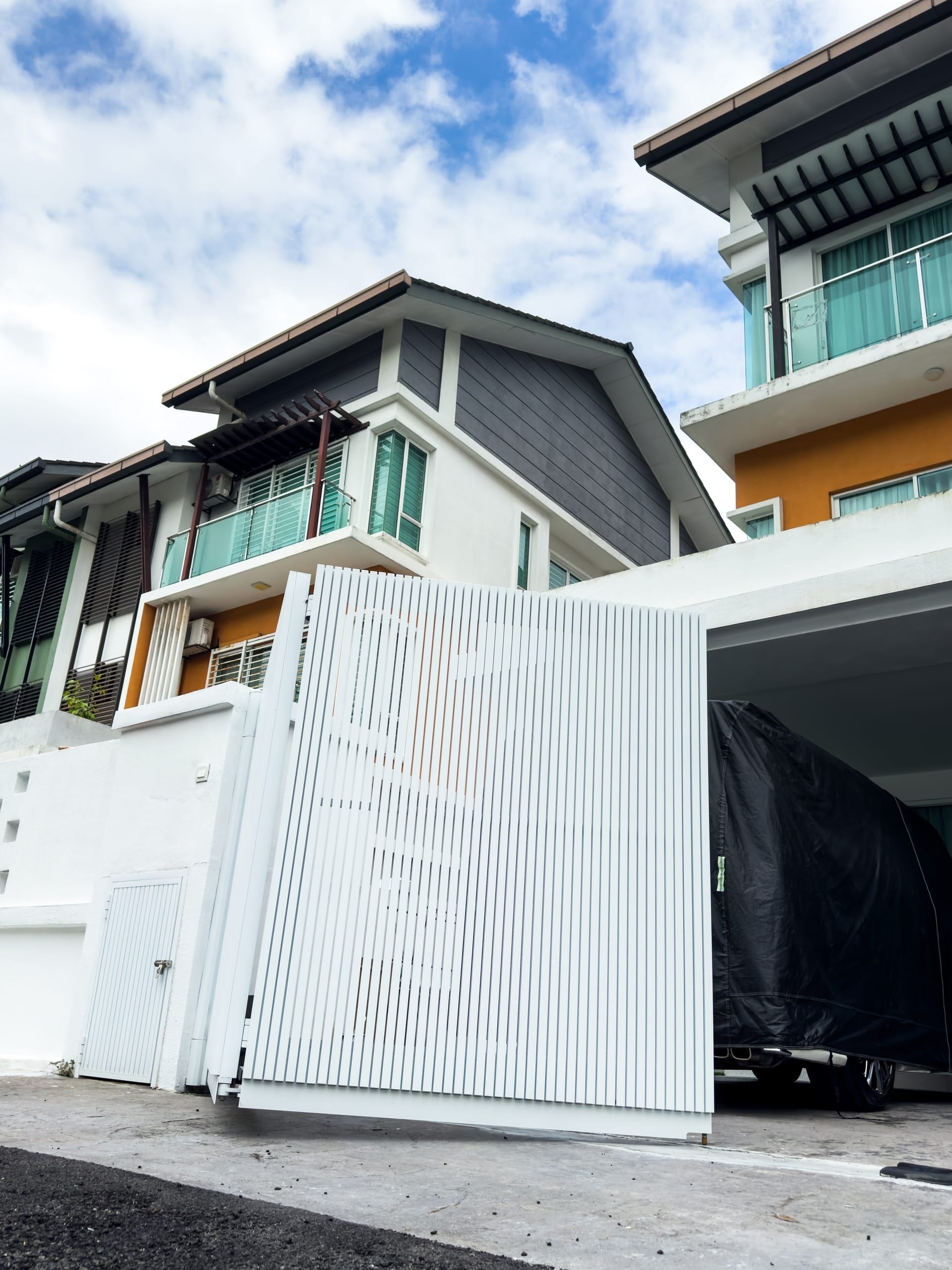 Trackless folding gate Trackless autogate Folding gate Malaysia Aluminium gate Malaysia Delux autogate Unigate Autogate Malaysia Unigate Malaysia Trackless gate Malaysia Aluminium gate supplier Malaysia Aluminium auto gate Autogate price Autogate system price Trackless autogate malaysia price Autogate malaysia price Aluminium gate suppliers x8