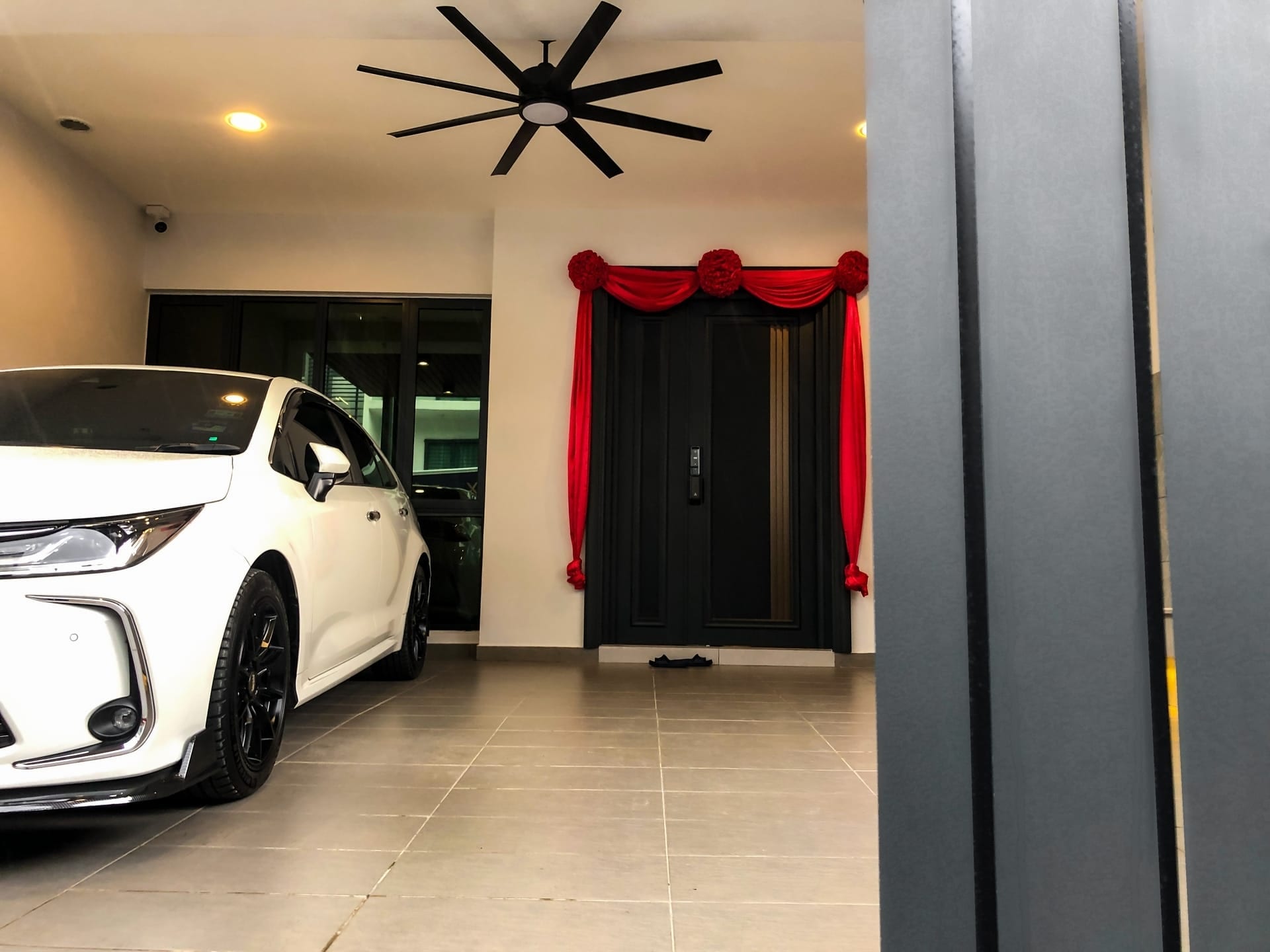 Security door Malaysia Aluminum door Luxury security door Delux security door price Aluminium security door Alutechdoor Security door design for home Best safety door Best security door malaysia Modern security door Security door design Safety door Malaysia Premium security door dt706