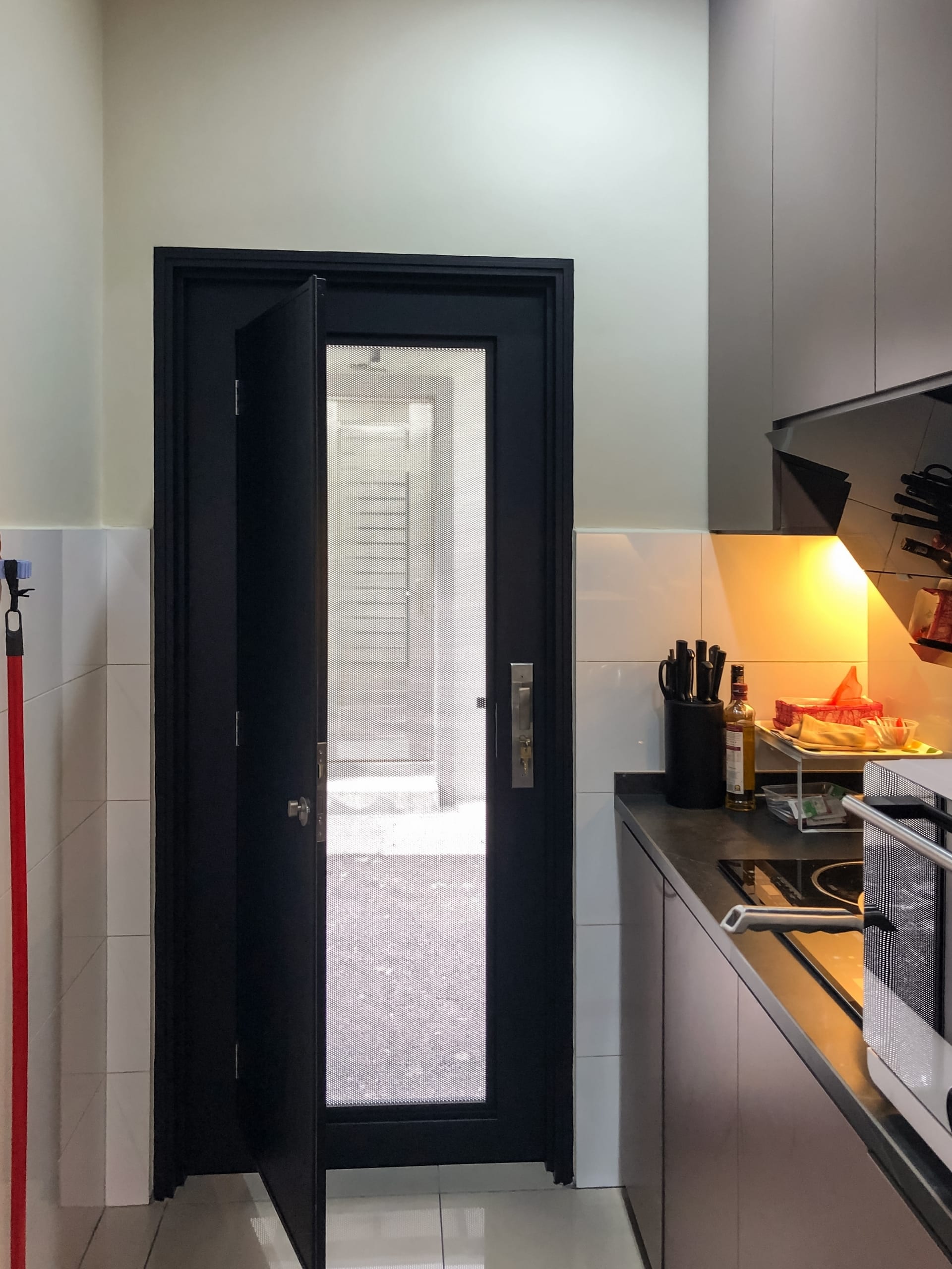 Security door Malaysia Aluminum door Luxury security door Delux security door price Aluminium security door Alutechdoor Security door design for home Best safety door Best security door malaysia Modern security door Security door design Safety door Malaysia Premium security door dt901