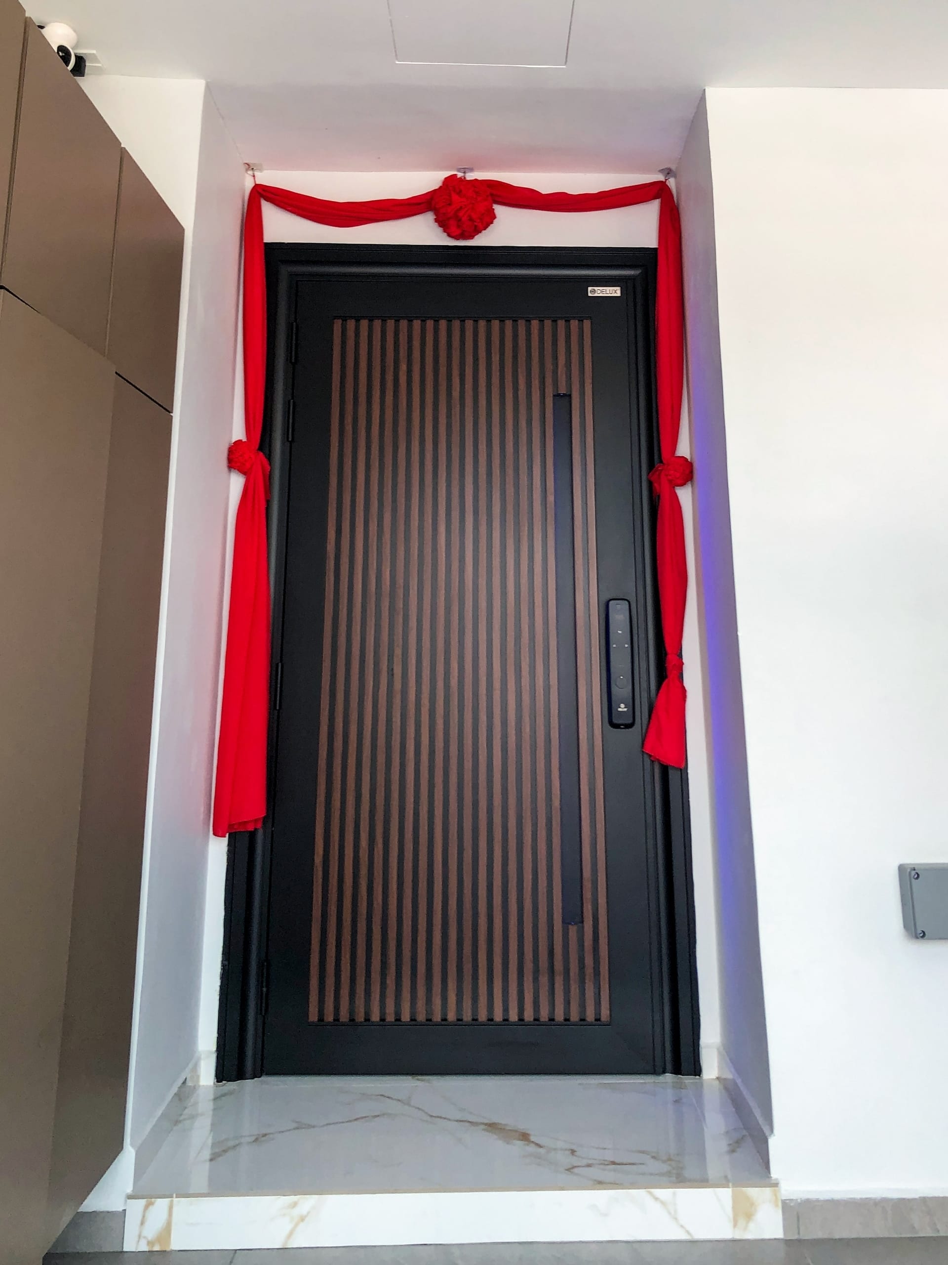 Security door Malaysia Aluminum door Luxury security door Delux security door price Aluminium security door Alutechdoor Security door design for home Best safety door Best security door malaysia Modern security door Security door design Safety door Malaysia Premium security door dt663
