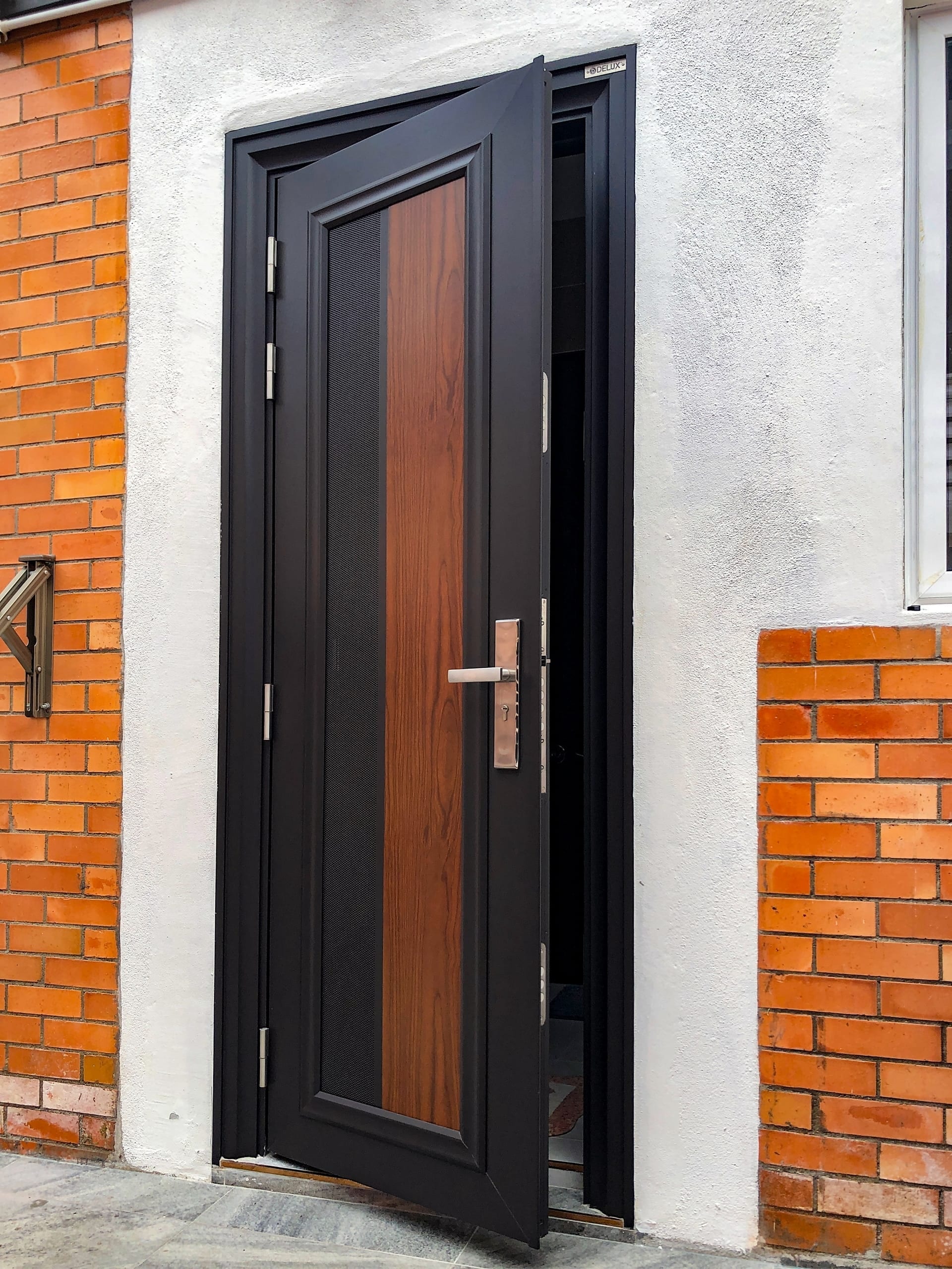 Security door Malaysia Aluminum door Luxury security door Delux security door price Aluminium security door Alutechdoor Security door design for home Best safety door Best security door malaysia Modern security door Security door design Safety door Malaysia Premium security door dt604