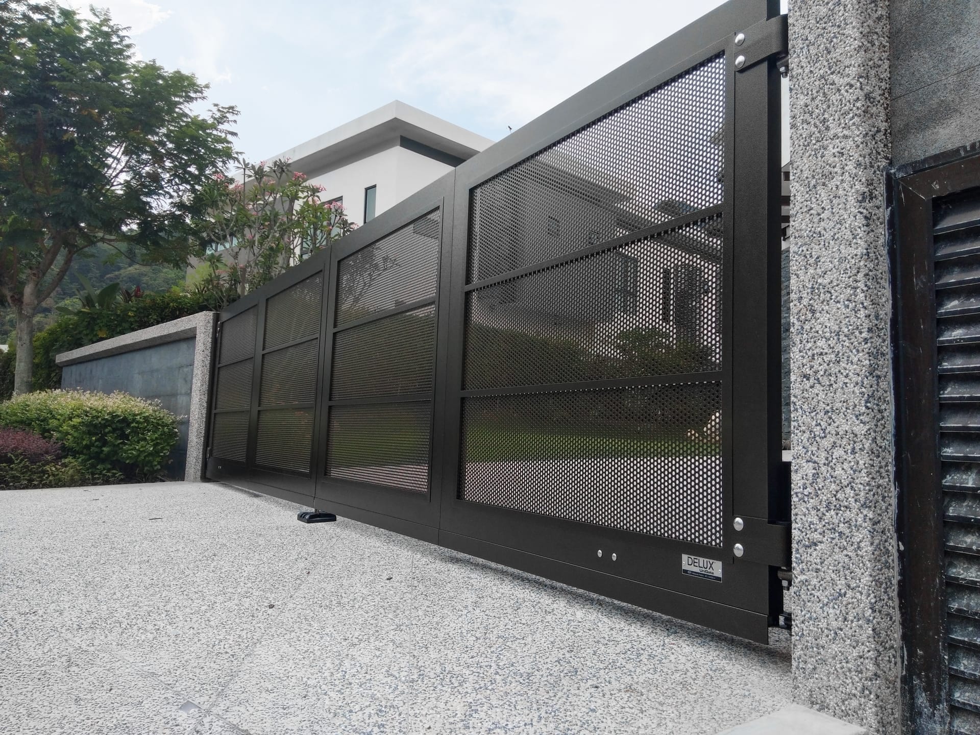Trackless folding gate Trackless autogate Folding gate Malaysia Aluminium gate Malaysia Delux autogate Unigate Autogate Malaysia Unigate Malaysia Trackless gate Malaysia Aluminium gate supplier Malaysia Aluminium auto gate Autogate price Autogate system price Trackless autogate malaysia price Autogate malaysia price Aluminium gate suppliers x7