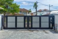 Trackless folding gate Trackless autogate Folding gate Malaysia Aluminium gate Malaysia Delux autogate Unigate Autogate Malaysia Unigate Malaysia Trackless gate Malaysia Aluminium gate supplier Malaysia Aluminium auto gate Autogate price Autogate system price Trackless autogate malaysia price Autogate malaysia price Aluminium gate suppliers mj104
