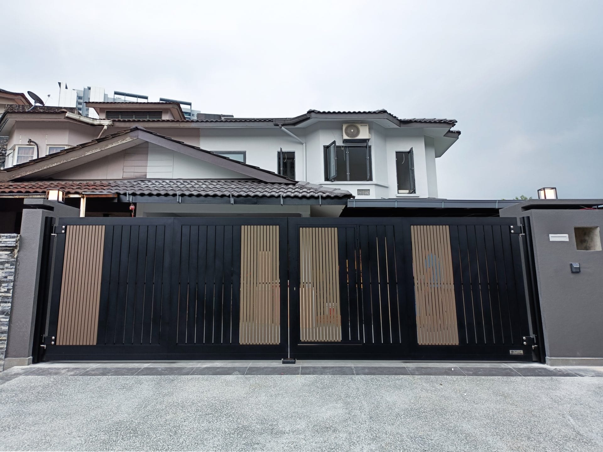 Trackless folding gate Trackless autogate Folding gate Malaysia Aluminium gate Malaysia Delux autogate Unigate Autogate Malaysia Unigate Malaysia Trackless gate Malaysia Aluminium gate supplier Malaysia Aluminium auto gate Autogate price Autogate system price Trackless autogate malaysia price Autogate malaysia price Aluminium gate suppliers Pine 6B