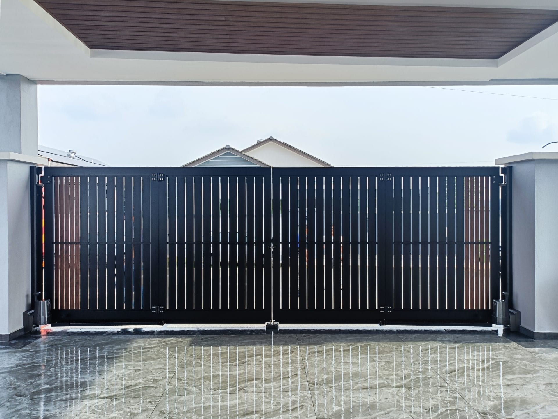 Trackless folding gate Trackless autogate Folding gate Malaysia Aluminium gate Malaysia Delux autogate Unigate Autogate Malaysia Unigate Malaysia Trackless gate Malaysia Aluminium gate supplier Malaysia Aluminium auto gate Autogate price Autogate system price Trackless autogate malaysia price Autogate malaysia price Aluminium gate suppliers Pine 7