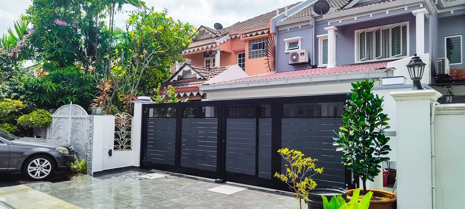 Trackless folding gate Trackless autogate Folding gate Malaysia Aluminium gate Malaysia Delux autogate Unigate Autogate Malaysia Unigate Malaysia Trackless gate Malaysia Aluminium gate supplier Malaysia Aluminium auto gate Autogate price Autogate system price Trackless autogate malaysia price Autogate malaysia price Aluminium gate suppliers texstone x4