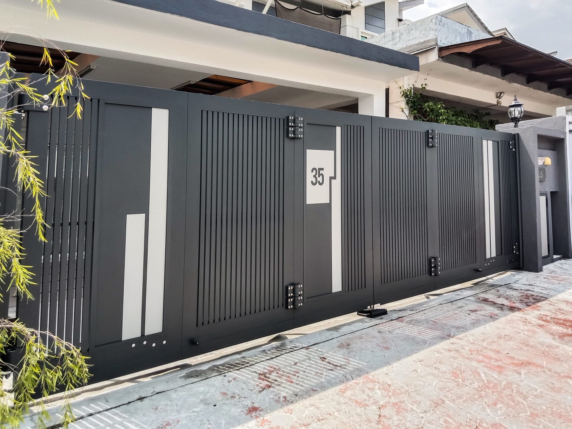 Trackless folding gate Trackless autogate Folding gate Malaysia Aluminium gate Malaysia Delux autogate Unigate Autogate Malaysia Unigate Malaysia Trackless gate Malaysia Aluminium gate supplier Malaysia Aluminium auto gate Autogate price Autogate system price Trackless autogate malaysia price Autogate malaysia price Aluminium gate suppliers inline 2
