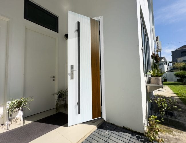 Security door Malaysia Aluminum door Luxury security door Delux security door price Aluminium security door Alutechdoor Security door design for home Best safety door Best security door malaysia Modern security door Security door design Double Door LN102