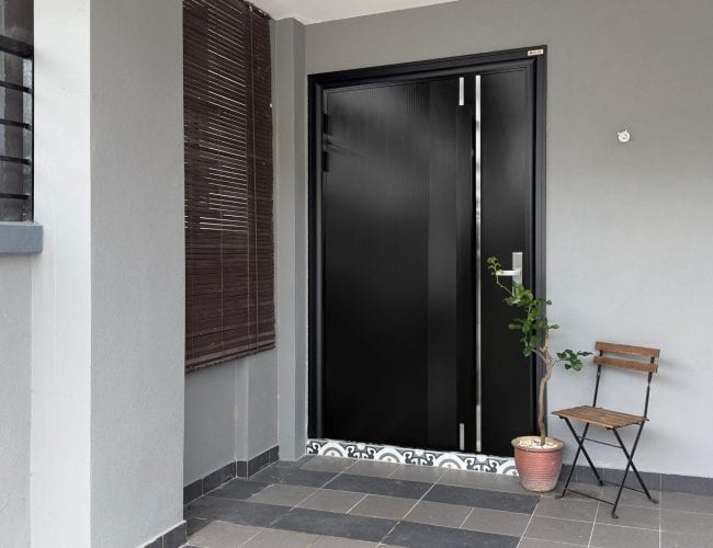 Security door Malaysia Aluminum door Luxury security door Delux security door price Aluminium security door Alutechdoor Security door design for home Best safety door Best security door malaysia Modern security door Security door design Double Door LN103