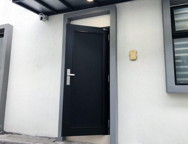 Security door Malaysia Aluminum door Luxury security door Delux security door price Aluminium security door Alutechdoor Security door design for home Best safety door Best security door malaysia Modern security door Security door design Safety door Malaysia Premium security door dt901