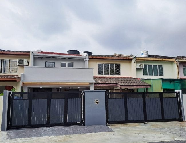 Trackless folding gate Trackless autogate Folding gate Malaysia Aluminium gate Malaysia Delux autogate Unigate Autogate Malaysia Unigate Malaysia Trackless gate Malaysia Aluminium gate supplier Malaysia Aluminium auto gate Autogate price Autogate system price Trackless autogate malaysia price Autogate malaysia price Aluminium gate suppliers vert 1