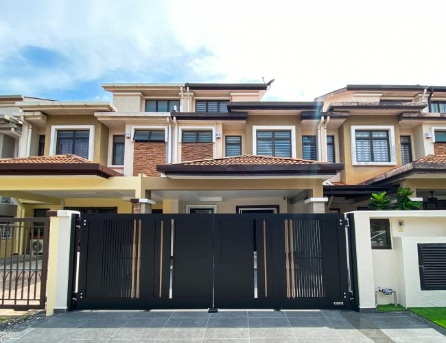 Trackless folding gate Trackless autogate Folding gate Malaysia Aluminium gate Malaysia Delux autogate Unigate Autogate Malaysia Unigate Malaysia Trackless gate Malaysia Aluminium gate supplier Malaysia Aluminium auto gate Autogate price Autogate system price Trackless autogate malaysia price Autogate malaysia price Aluminium gate suppliers LINO GX104