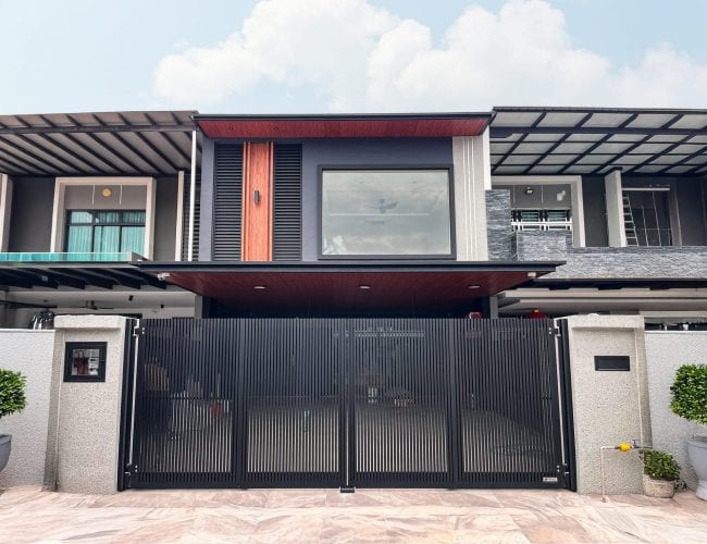 Trackless folding gate Trackless autogate Folding gate Malaysia Aluminium gate Malaysia Delux autogate Unigate Autogate Malaysia Unigate Malaysia Trackless gate Malaysia Aluminium gate supplier Malaysia Aluminium auto gate Autogate price Autogate system price Trackless autogate malaysia price Autogate malaysia price Aluminium gate suppliers x8