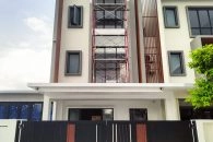 Trackless folding gate Trackless autogate Folding gate Malaysia Aluminium gate Malaysia Delux autogate Unigate Autogate Malaysia Unigate Malaysia Trackless gate Malaysia Aluminium gate supplier Malaysia Aluminium auto gate Autogate price Autogate system price Trackless autogate malaysia price Autogate malaysia price Aluminium gate suppliers Breeze 4