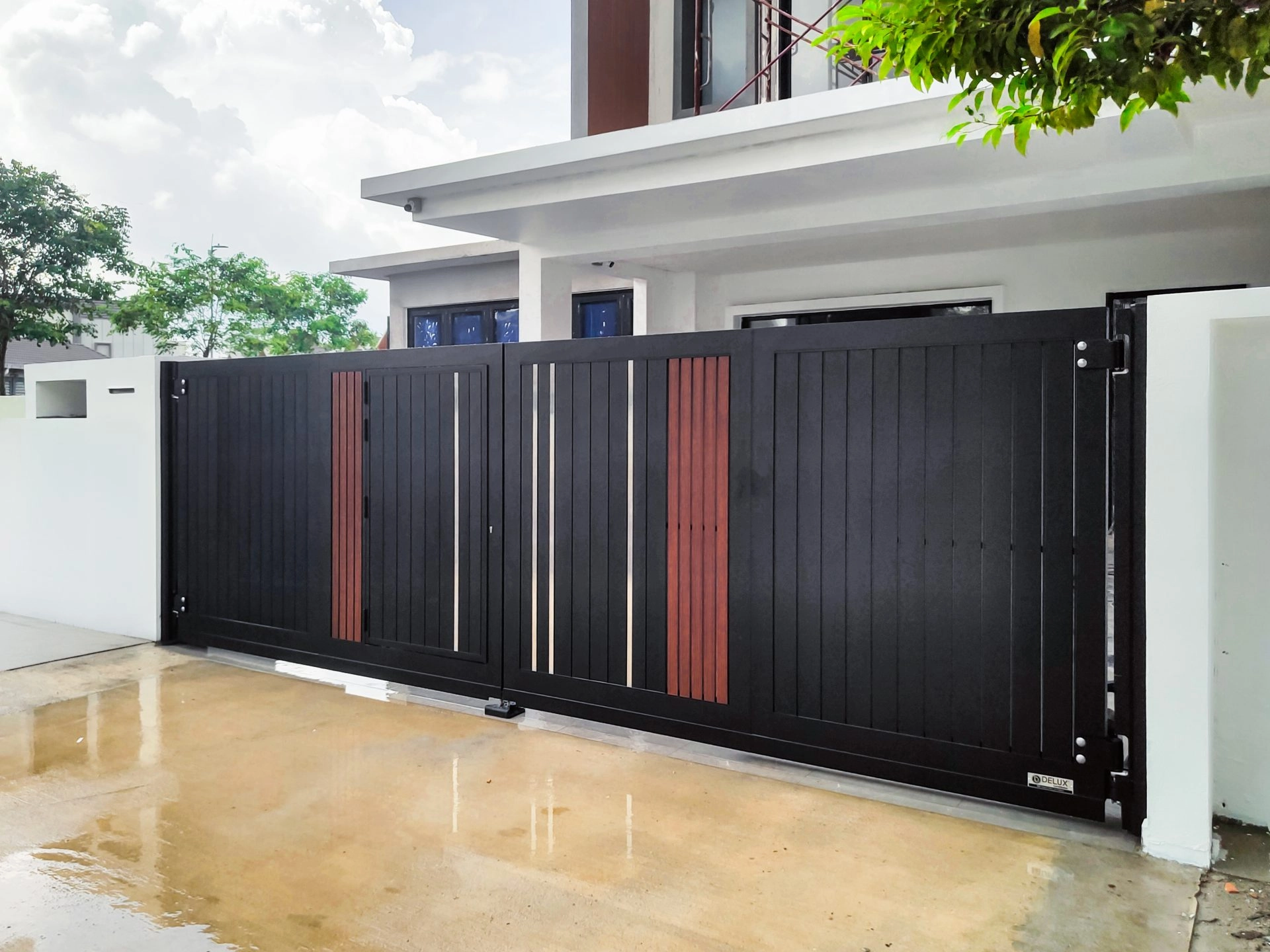 Trackless folding gate Trackless autogate Folding gate Malaysia Aluminium gate Malaysia Delux autogate Unigate Autogate Malaysia Unigate Malaysia Trackless gate Malaysia Aluminium gate supplier Malaysia Aluminium auto gate Autogate price Autogate system price Trackless autogate malaysia price Autogate malaysia price Aluminium gate suppliers Breeze 4