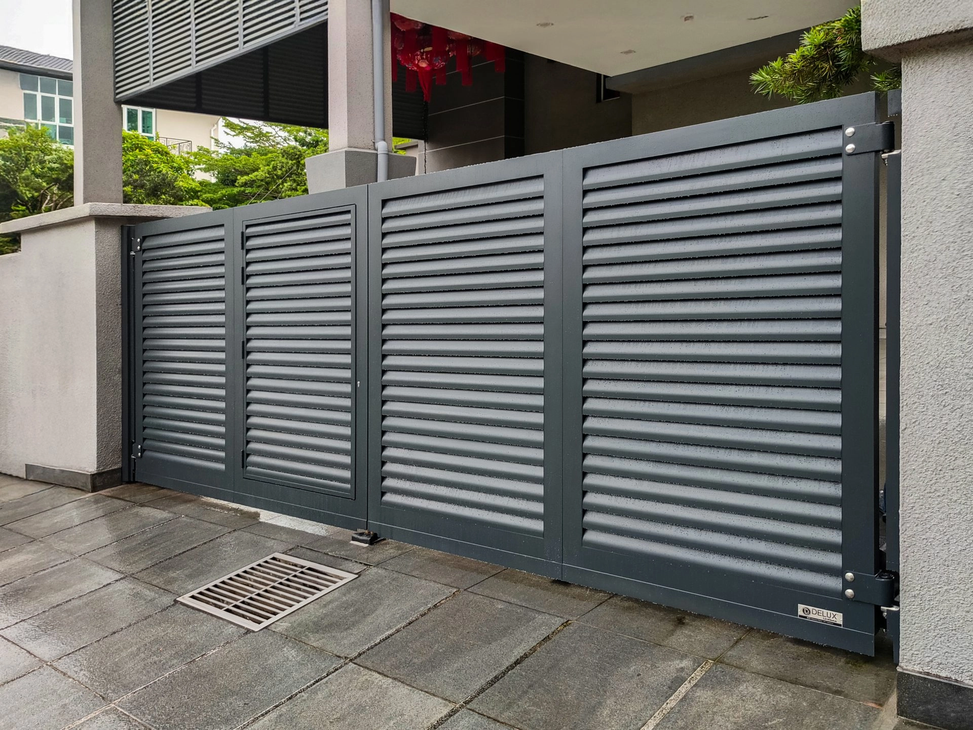 Trackless folding gate Trackless autogate Folding gate Malaysia Aluminium gate Malaysia Delux autogate Unigate Autogate Malaysia Unigate Malaysia Trackless gate Malaysia Aluminium gate supplier Malaysia Aluminium auto gate Autogate price Autogate system price Trackless autogate malaysia price Autogate malaysia price Aluminium gate suppliers Inlap 1