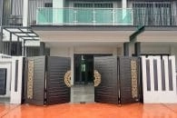 Trackless folding gate Trackless autogate Folding gate Malaysia Aluminium gate Malaysia Delux autogate Unigate Autogate Malaysia Unigate Malaysia Trackless gate Malaysia Aluminium gate supplier Malaysia Aluminium auto gate Autogate price Autogate system price Trackless autogate malaysia price Autogate malaysia price Aluminium gate suppliers mj106