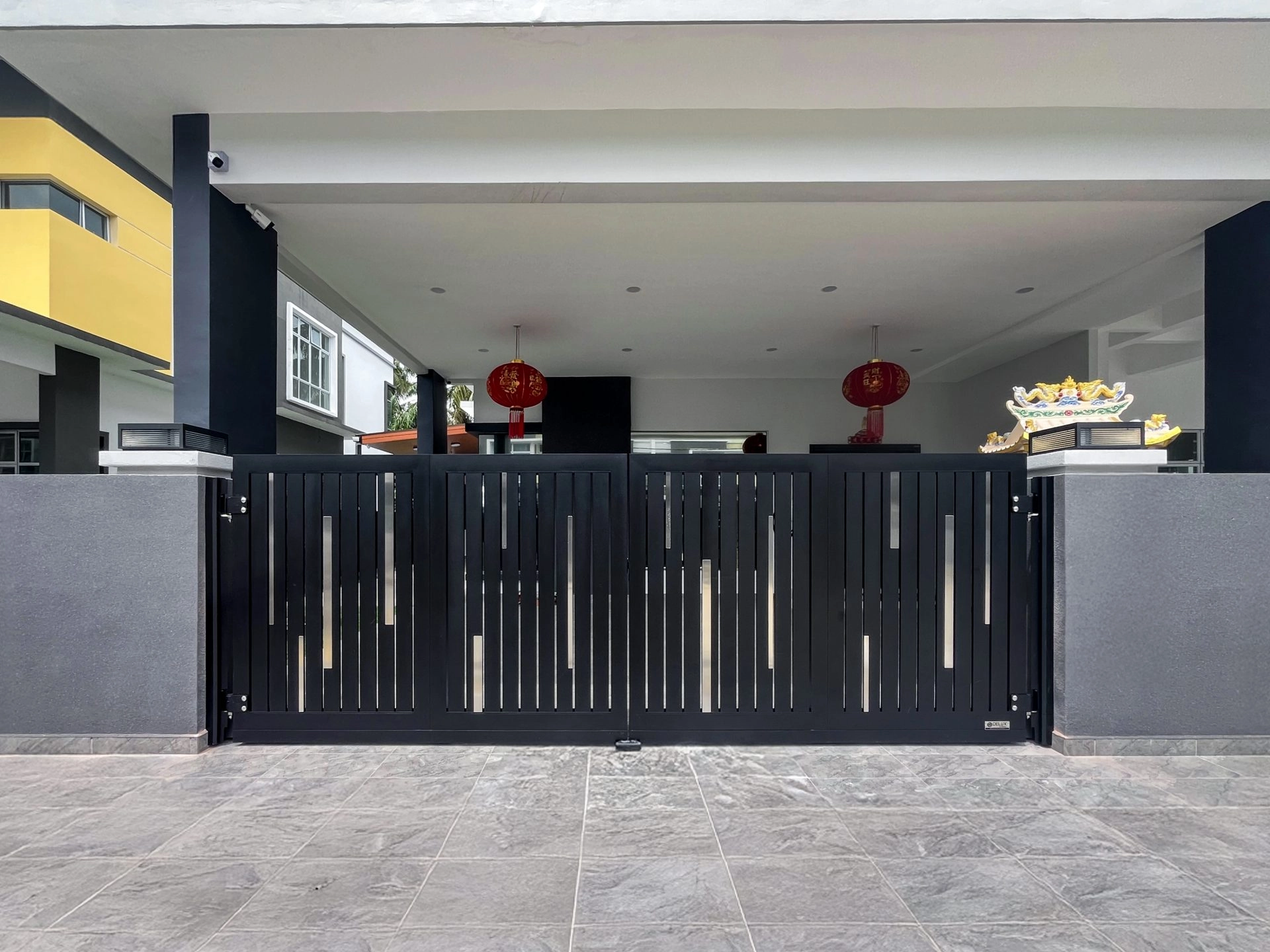 Trackless folding gate Trackless autogate Folding gate Malaysia Aluminium gate Malaysia Delux autogate Unigate Autogate Malaysia Unigate Malaysia Trackless gate Malaysia Aluminium gate supplier Malaysia Aluminium auto gate Autogate price Autogate system price Trackless autogate malaysia price Autogate malaysia price Aluminium gate suppliers x-line 1