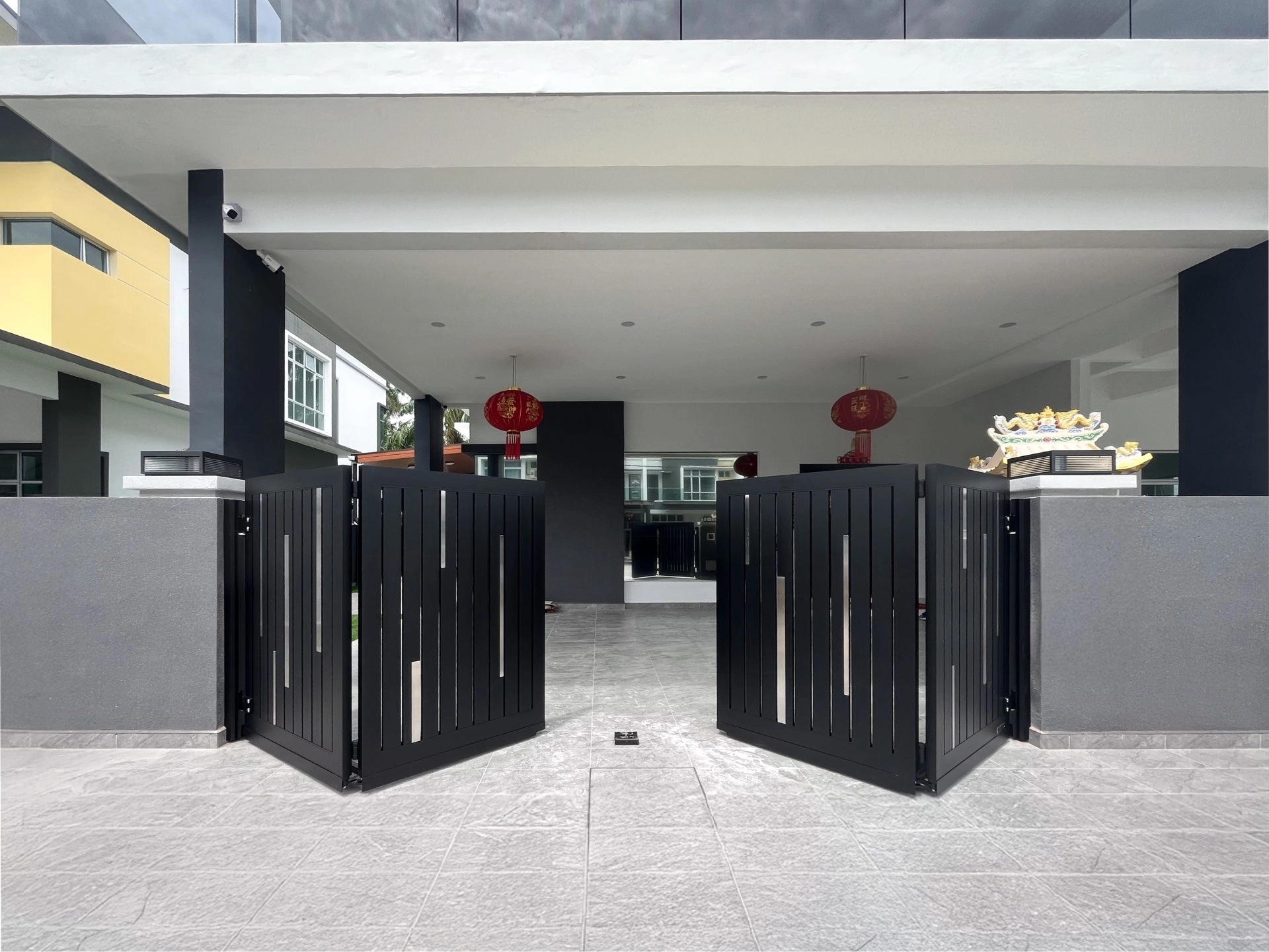 Trackless folding gate Trackless autogate Folding gate Malaysia Aluminium gate Malaysia Delux autogate Unigate Autogate Malaysia Unigate Malaysia Trackless gate Malaysia Aluminium gate supplier Malaysia Aluminium auto gate Autogate price Autogate system price Trackless autogate malaysia price Autogate malaysia price Aluminium gate suppliers x-line 1