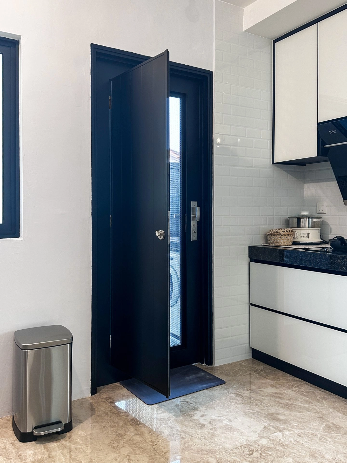 AlutechDoor Single Door DT901