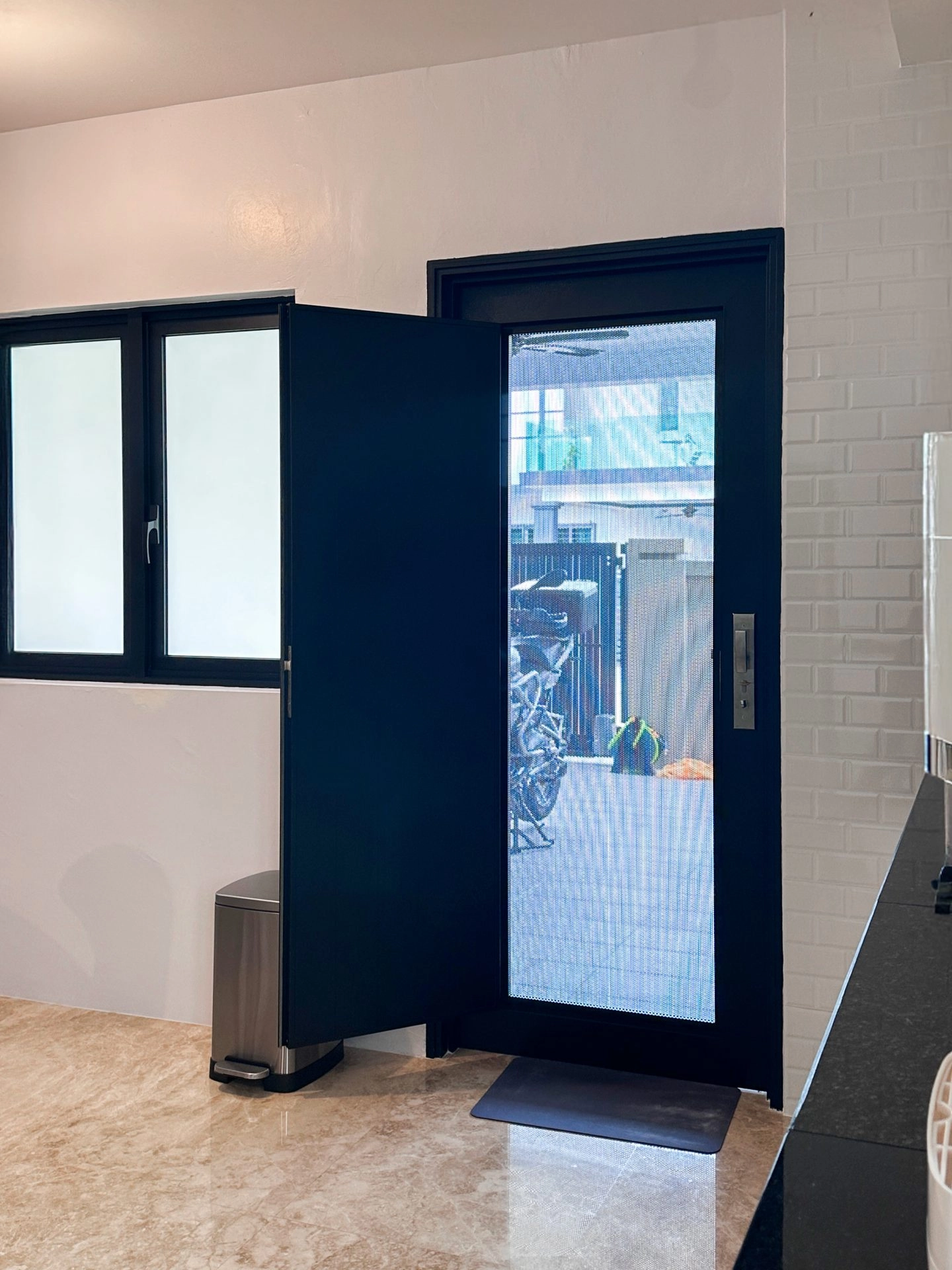 AlutechDoor Single Door DT901