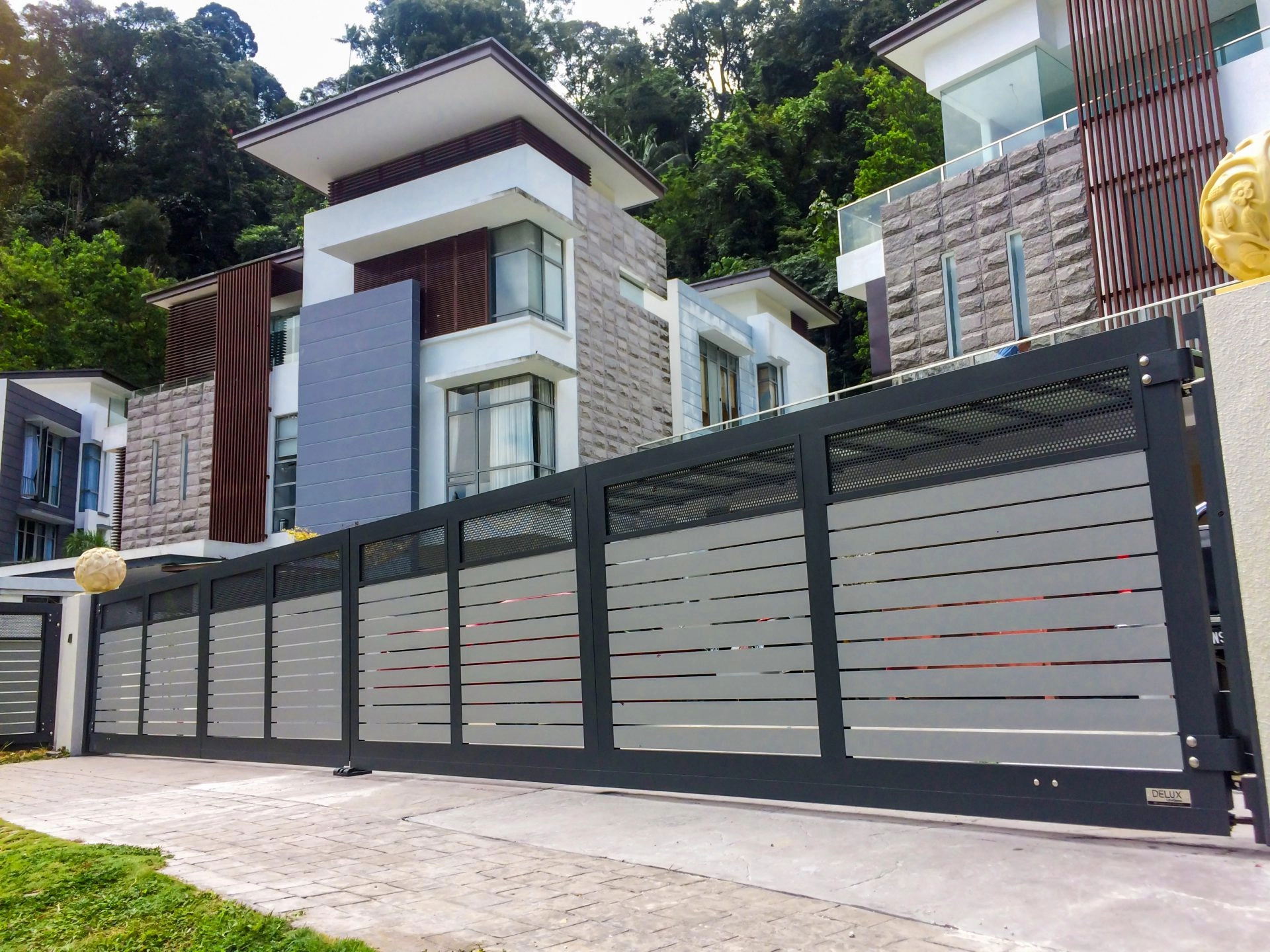 Trackless folding gate Trackless autogate Folding gate Malaysia Aluminium gate Malaysia Delux autogate Unigate Autogate Malaysia Unigate Malaysia Trackless gate Malaysia Aluminium gate supplier Malaysia Aluminium auto gate Autogate price Autogate system price Trackless autogate malaysia price Autogate malaysia price Aluminium gate suppliers texstone x4